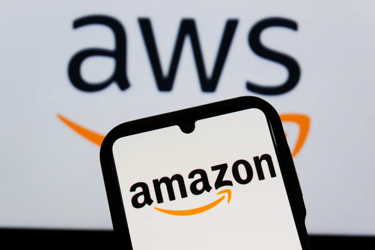 Amazon Αποκαλύπτει την Αιτία της Διακοπής του AWS που «Έριξε» τα Πάντα, από Τράπεζες έως… Έξυπνα Κρεβάτια